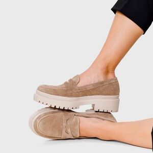 Patina x Portland Leather Beige Zoe Chunky Suede Loafers Minimal Academia Size 8